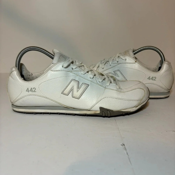 New Balance 442 Gray City Low Sneakers Shoes Womens 10.5 D White Gray Leather - Picture 4 of 9